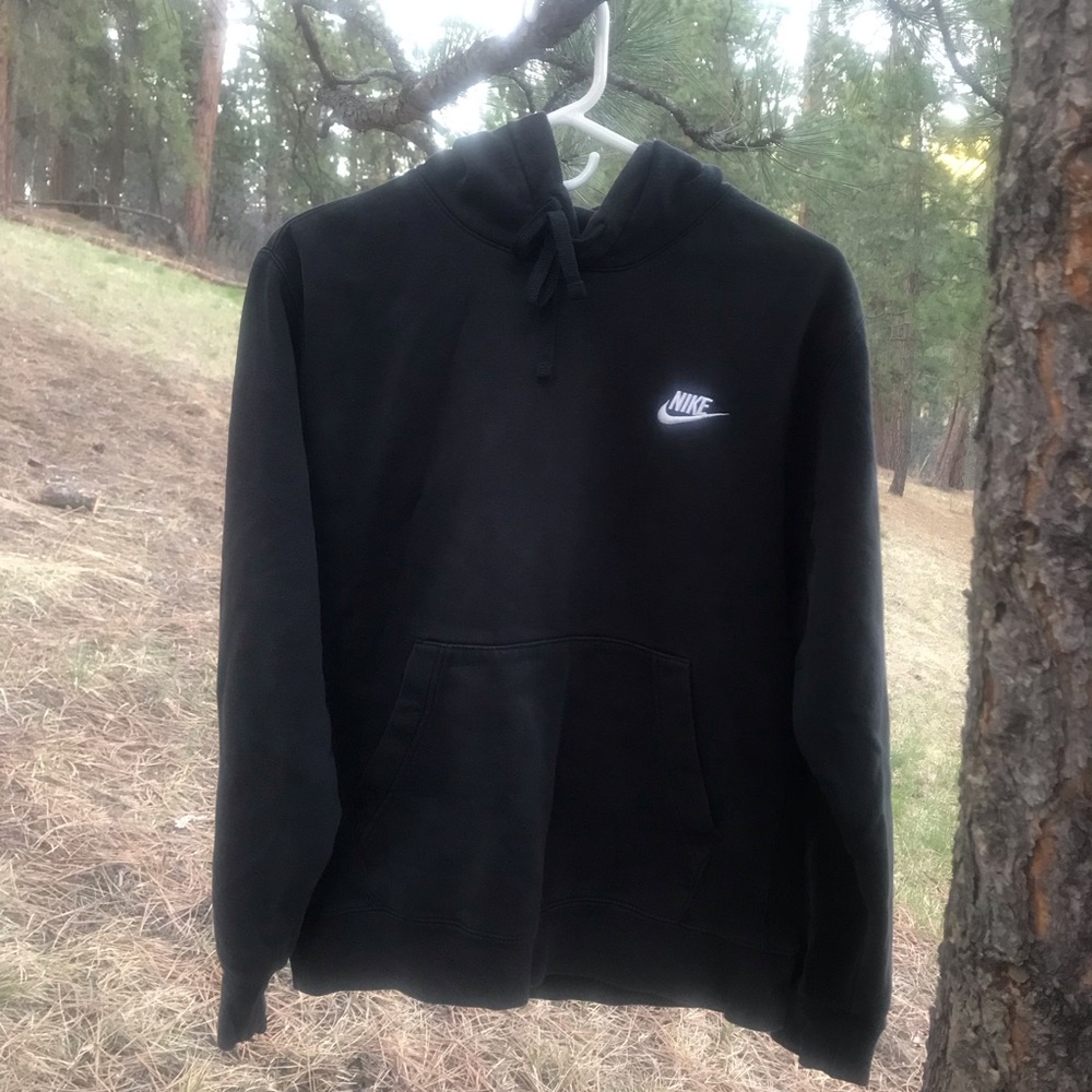 Nike Men's Black Pullover Hoodie - Classic Logo